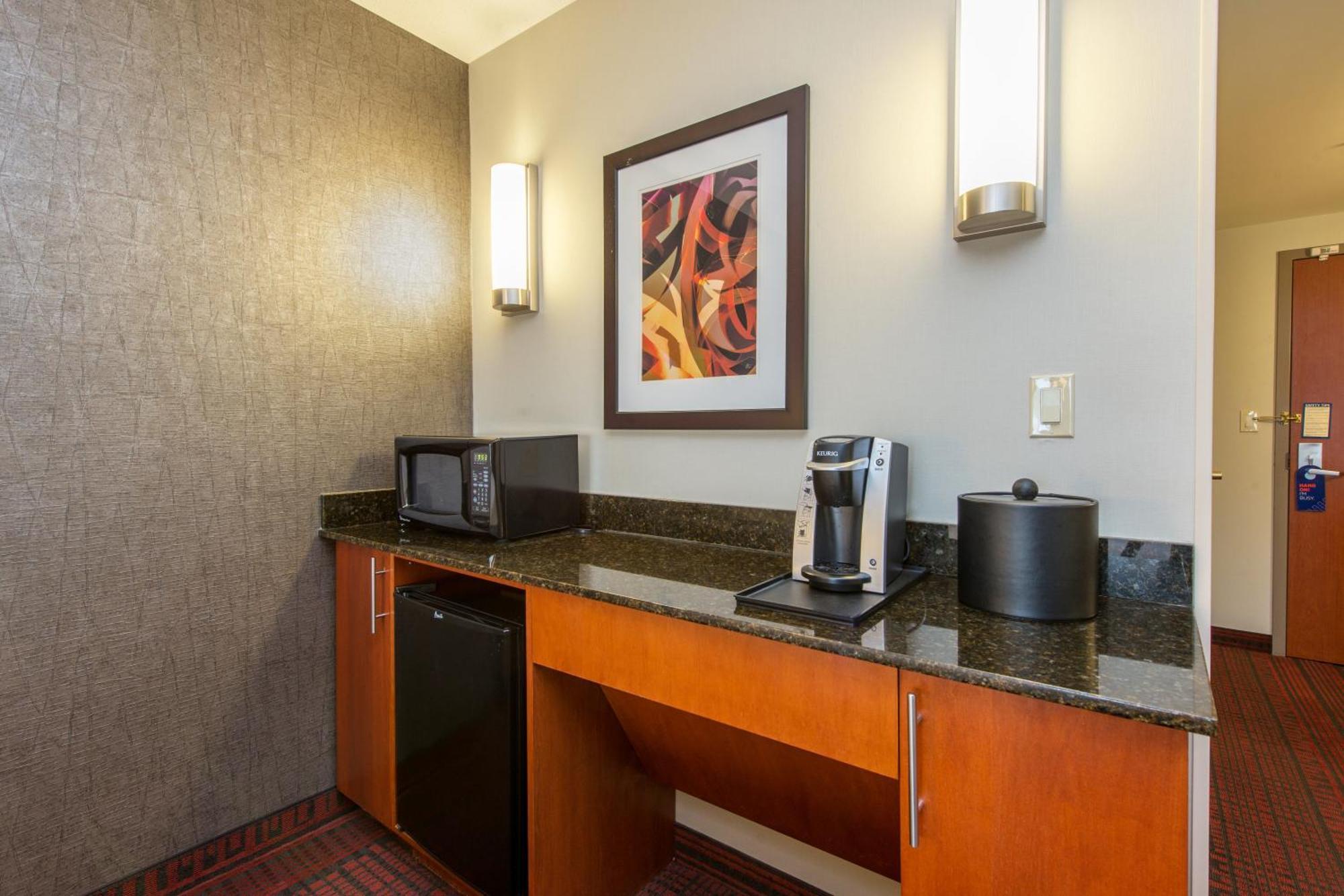 Holiday Inn Express Hotel & Suites Auburn By Ihg Exteriör bild
